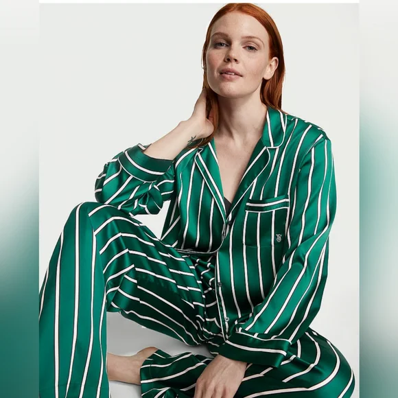 ✨️SOLD✨️💚Victoria's Secret Satin Long Sleeve Pajama Set L💚 - Picture 2 of 4